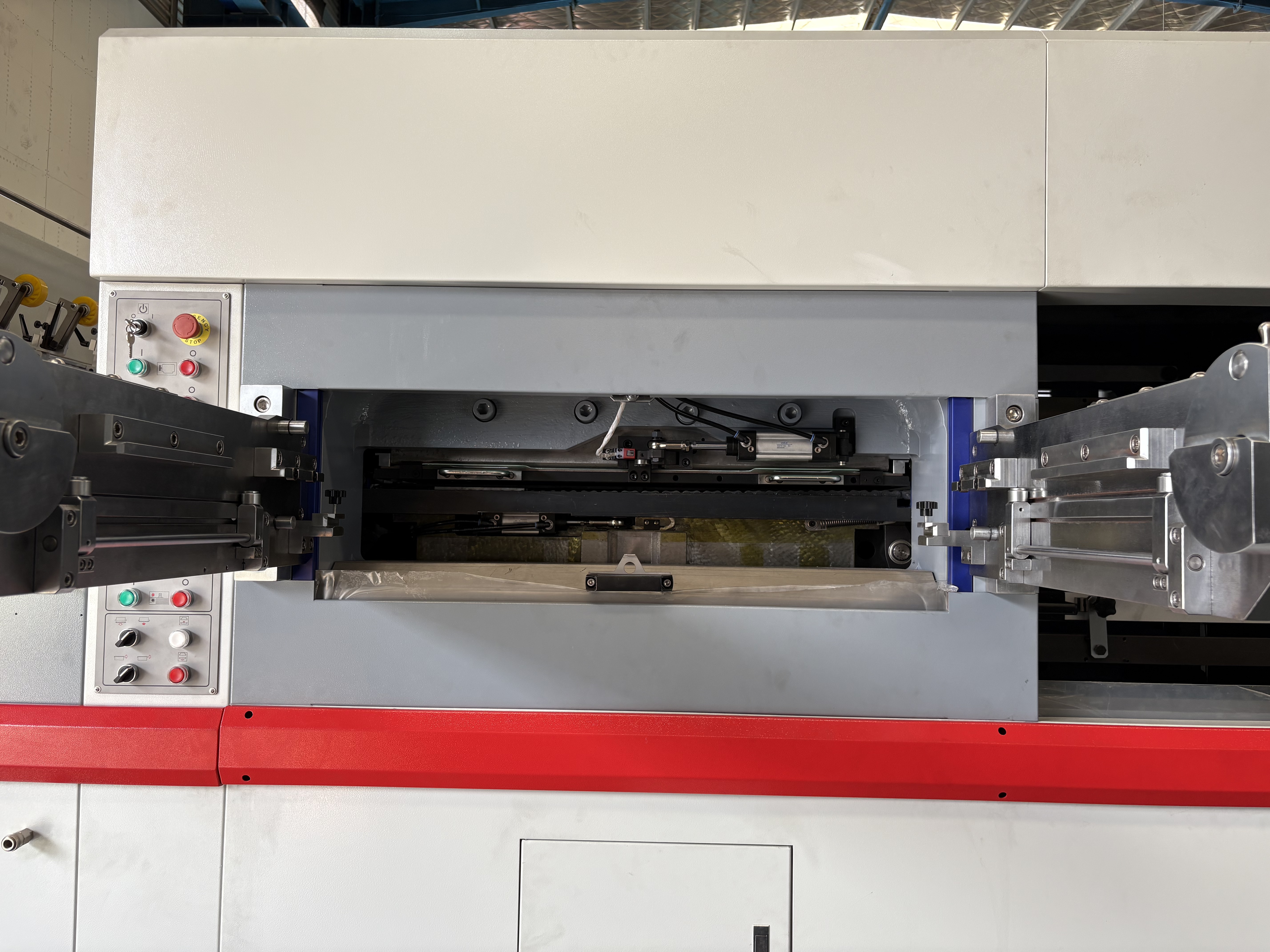Automatische Stanze Schneid- und Faltenmaschine