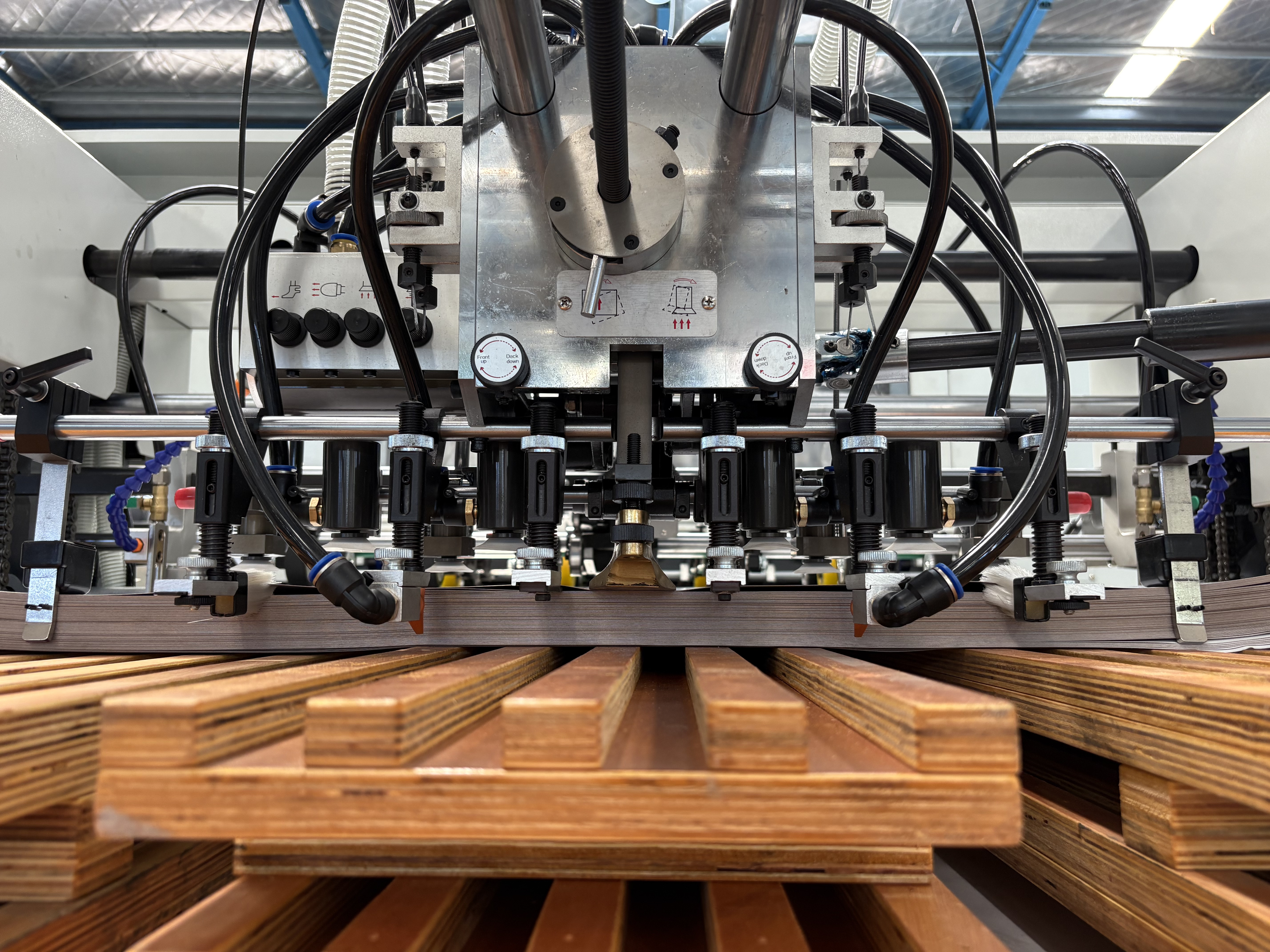 Automatische Stanze Schneid- und Faltenmaschine